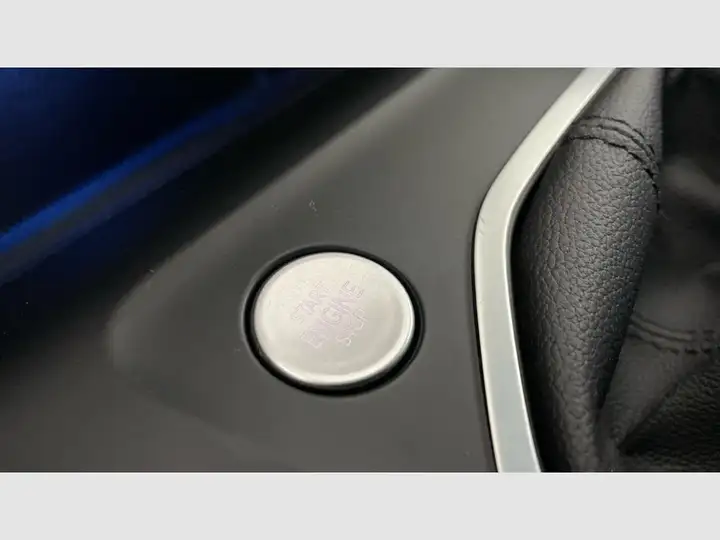 Volkswagen Golf 2025, foto 25