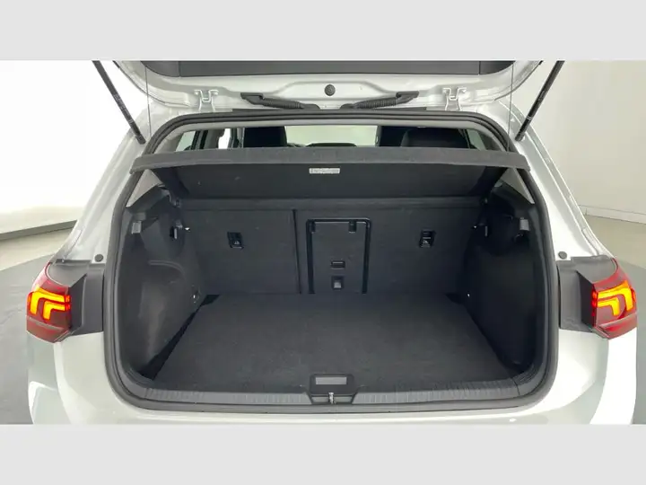 Volkswagen Golf 2025, foto 13