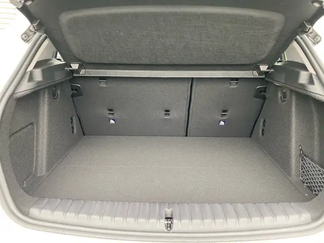 BMW 1 Series view 12
