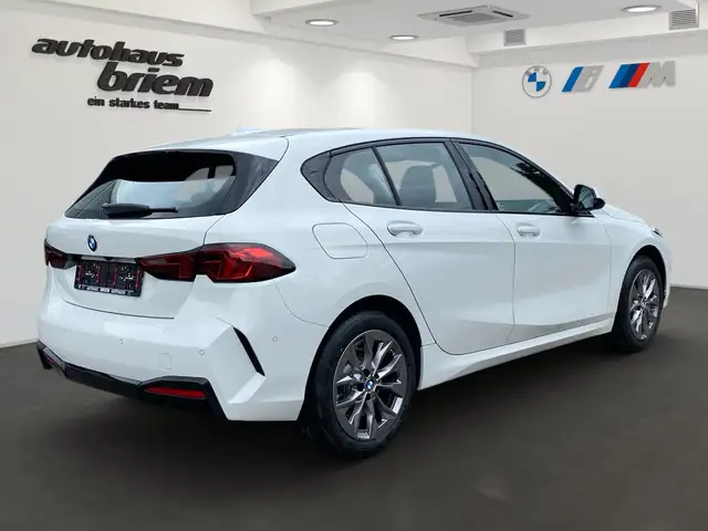 BMW 1 Series view 3