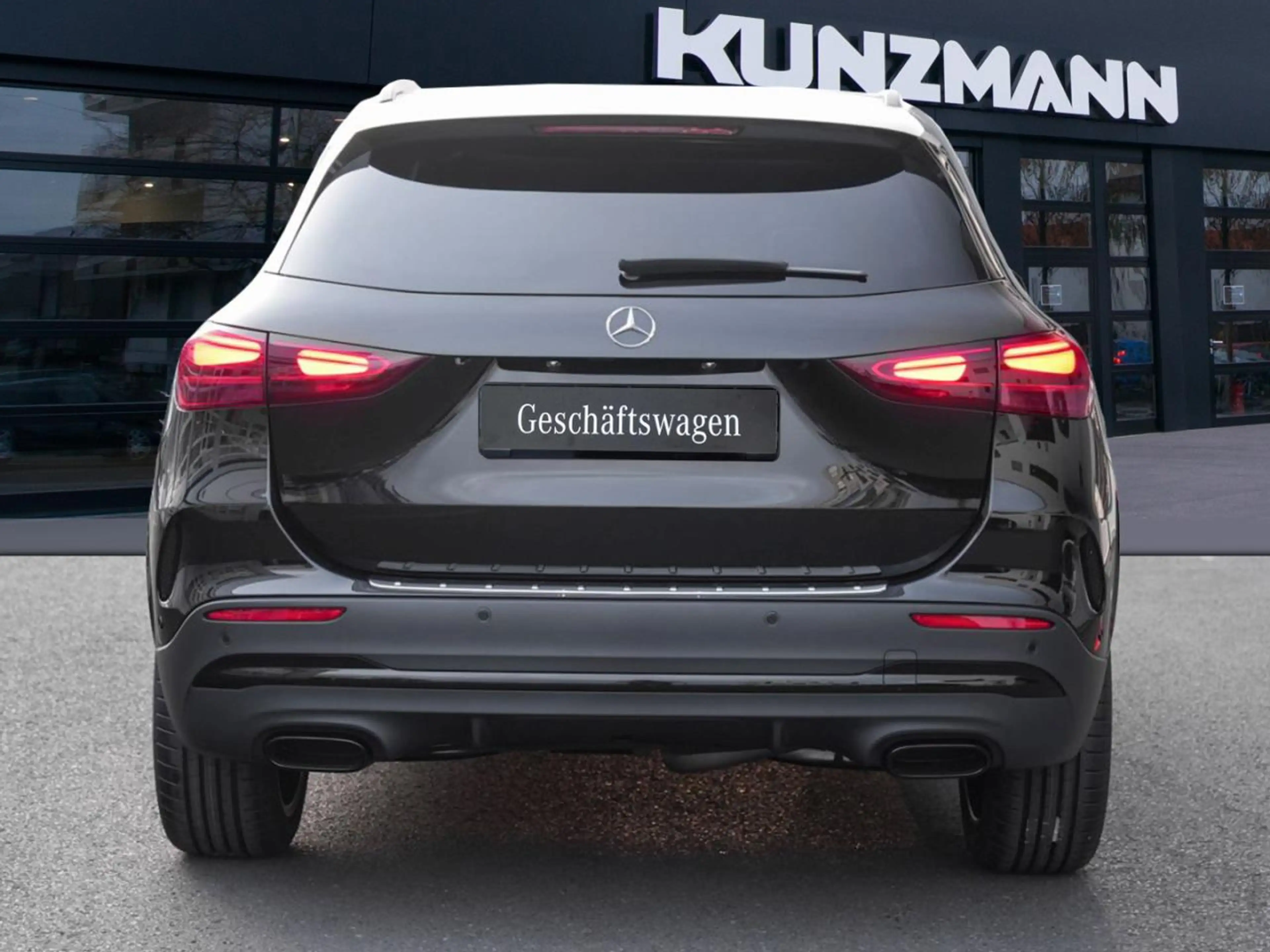 Mercedes-Benz GLA 220 d 4MATIC AMG Night Panorama 360° HUD AHK — photo 4