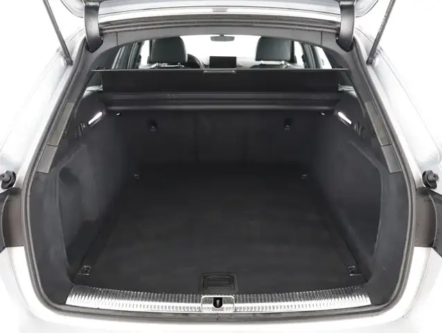 Audi A4 view 7