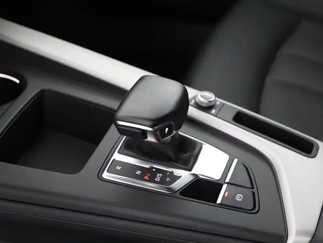 Audi A4 view 25