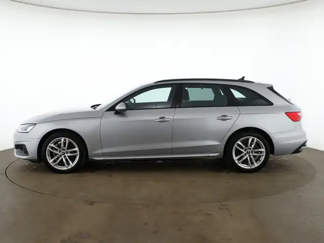 Audi A4 view 24