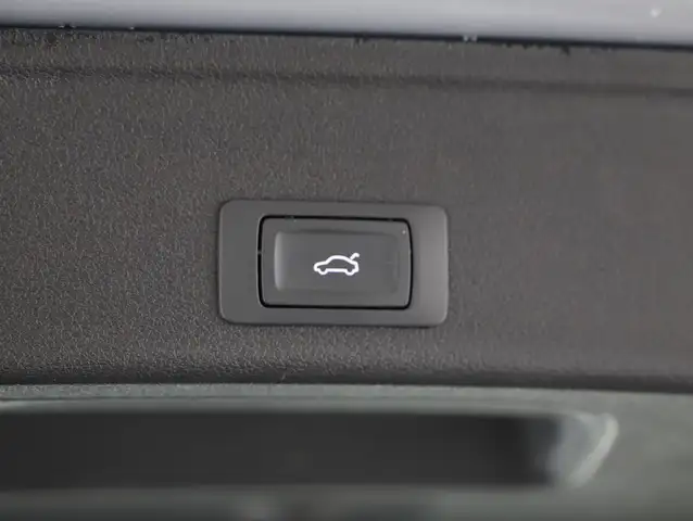 Audi A4 view 26