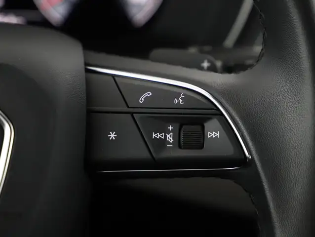 Audi A4 view 14