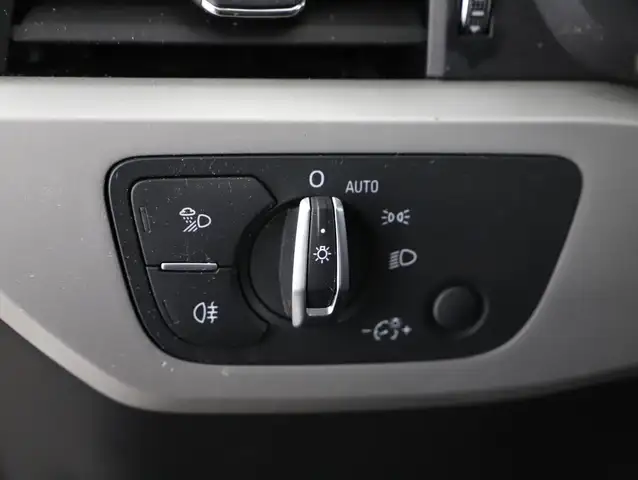 Audi A4 view 20