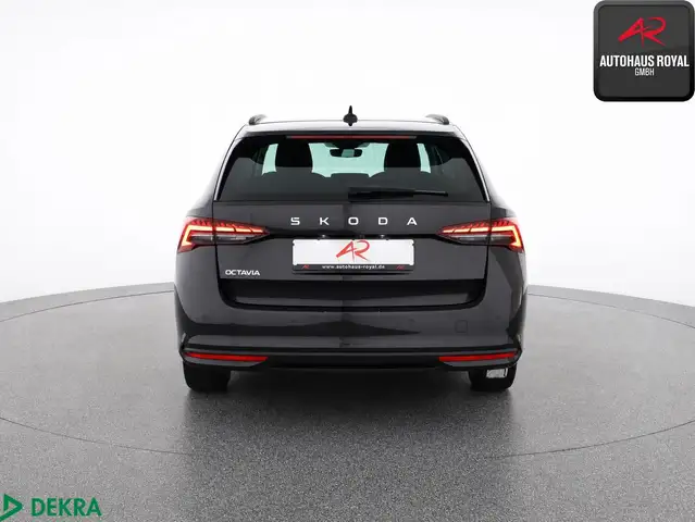 Skoda Octavia view 4