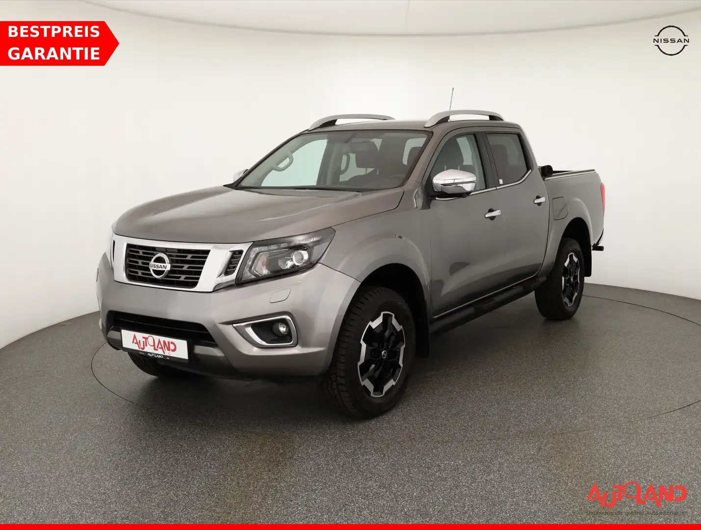 Nissan Navara 2.3 dCi N-Connecta Double Cab 4x4 LED AHK Серый - 1