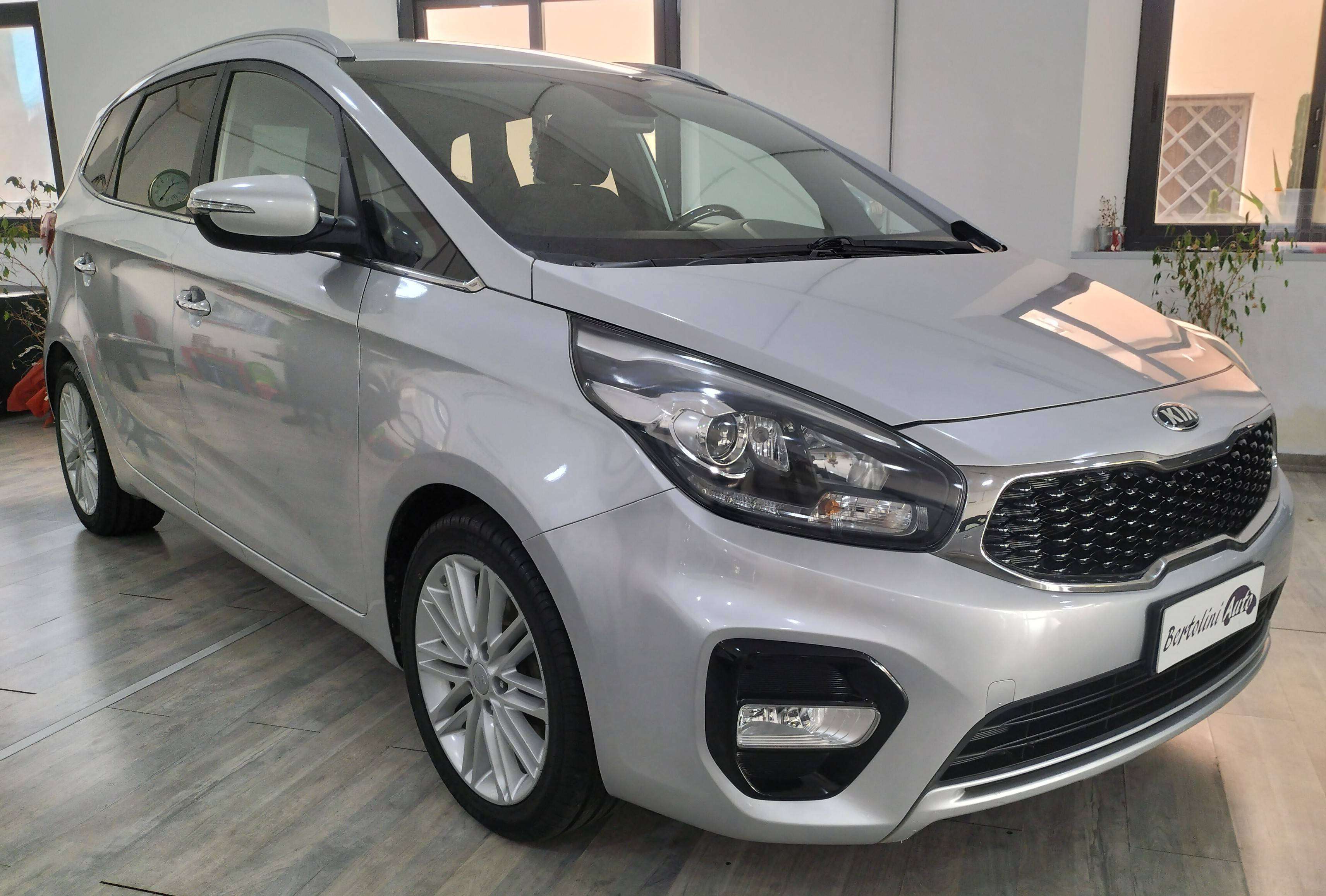 Kia Carens