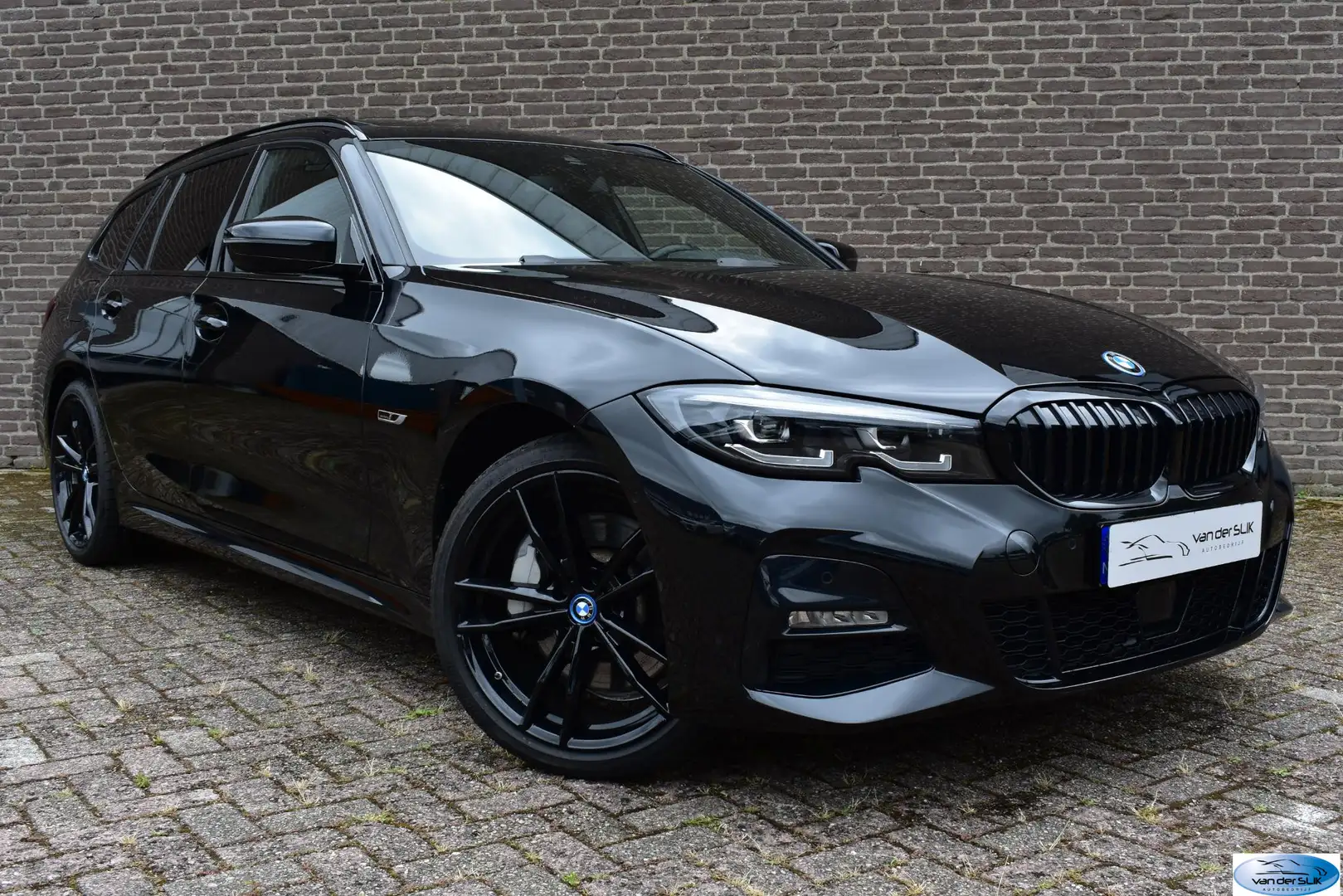BMW 330 3-serie Touring 330e High Executive M-Pakket, Pano Zwart - 1