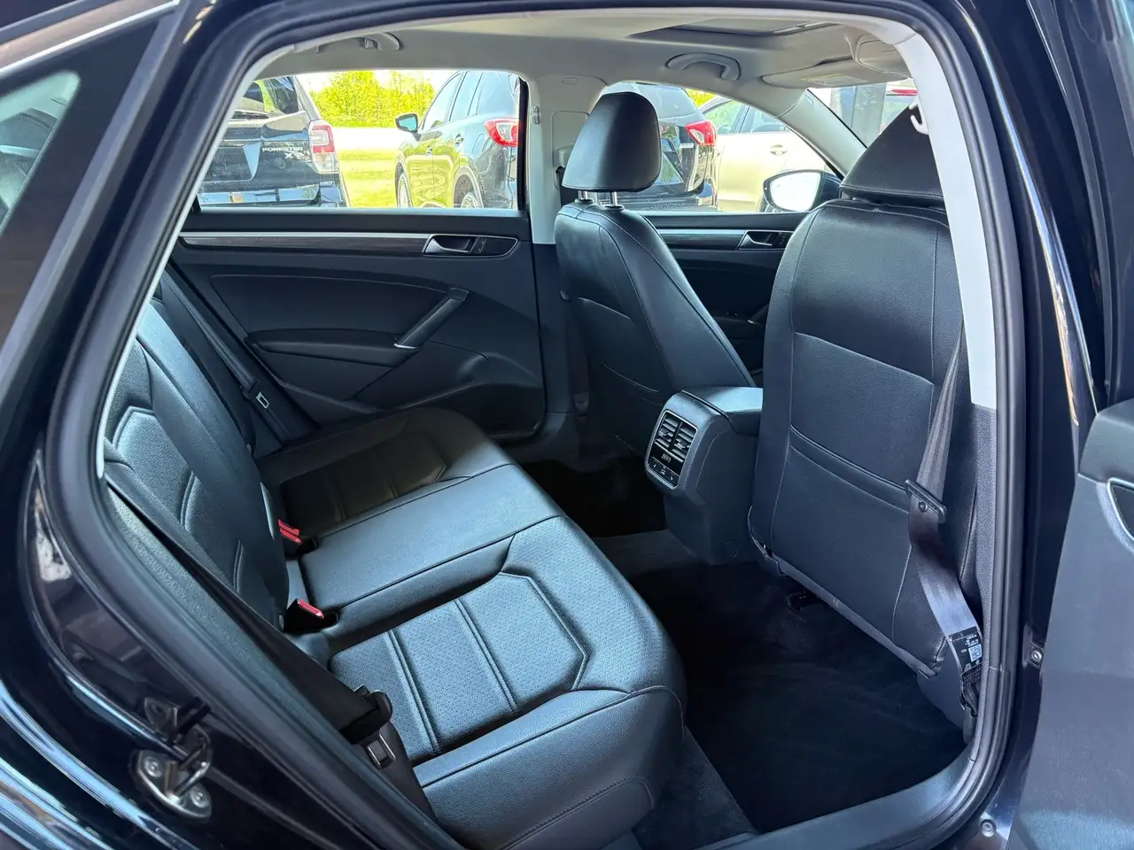 Volkswagen Passat снимка Volkswagen Passat