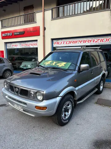 Nissan Terrano Terrano II 1997 5p 2.7 tdi SE 7 posti