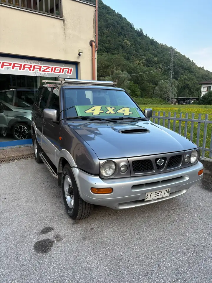 Nissan Terrano II 1997 5p 2.7 tdi SE 7 posti, foto 3