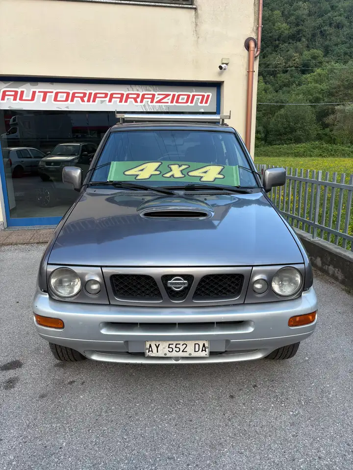Nissan Terrano II 1997 5p 2.7 tdi SE 7 posti, foto 2