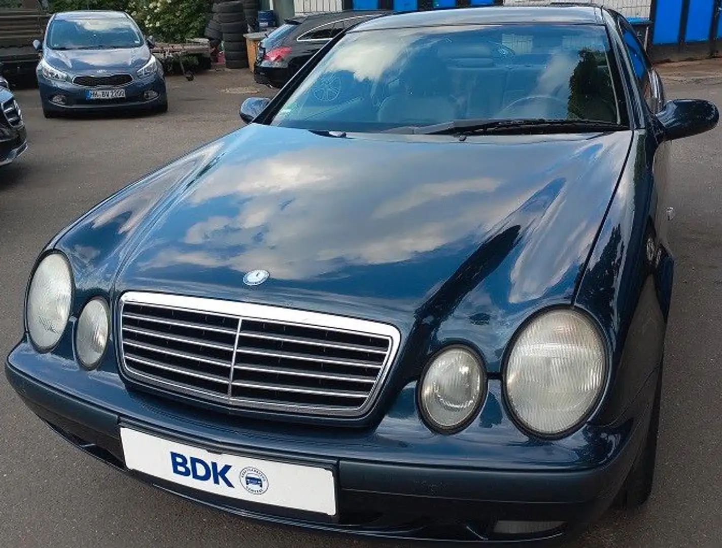 Mercedes-Benz CLK 320 Elegance Aut. Klima SHZ Leder GSD LMF BC Negro - 2
