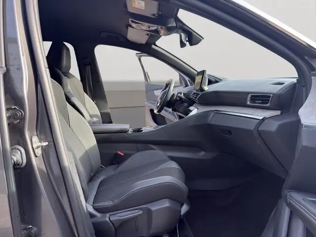 Peugeot 3008 view 9
