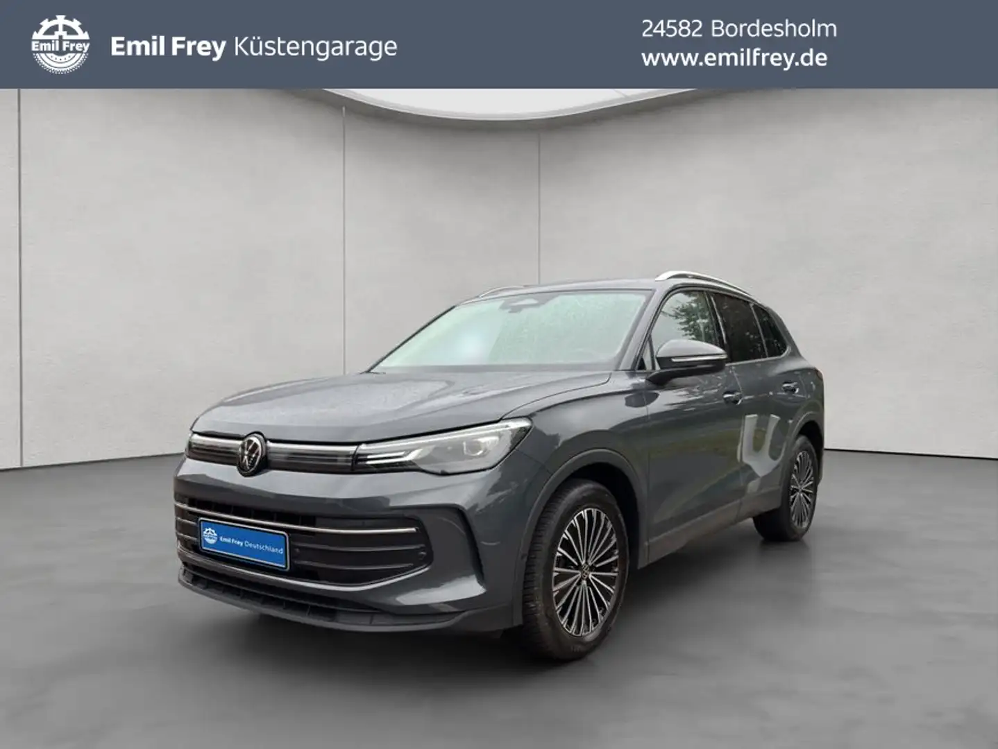 Volkswagen Tiguan Life 1.5 eTSI DSG AHK/Design/Navi Grijs - 1