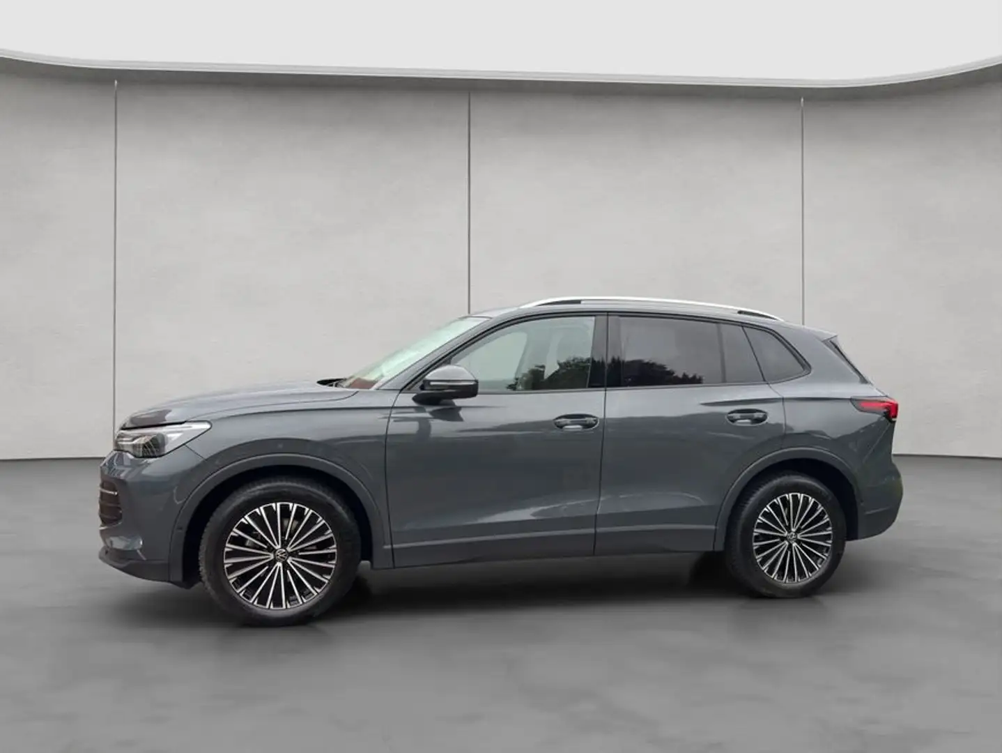Volkswagen Tiguan Life 1.5 eTSI DSG AHK/Design/Navi Grijs - 2