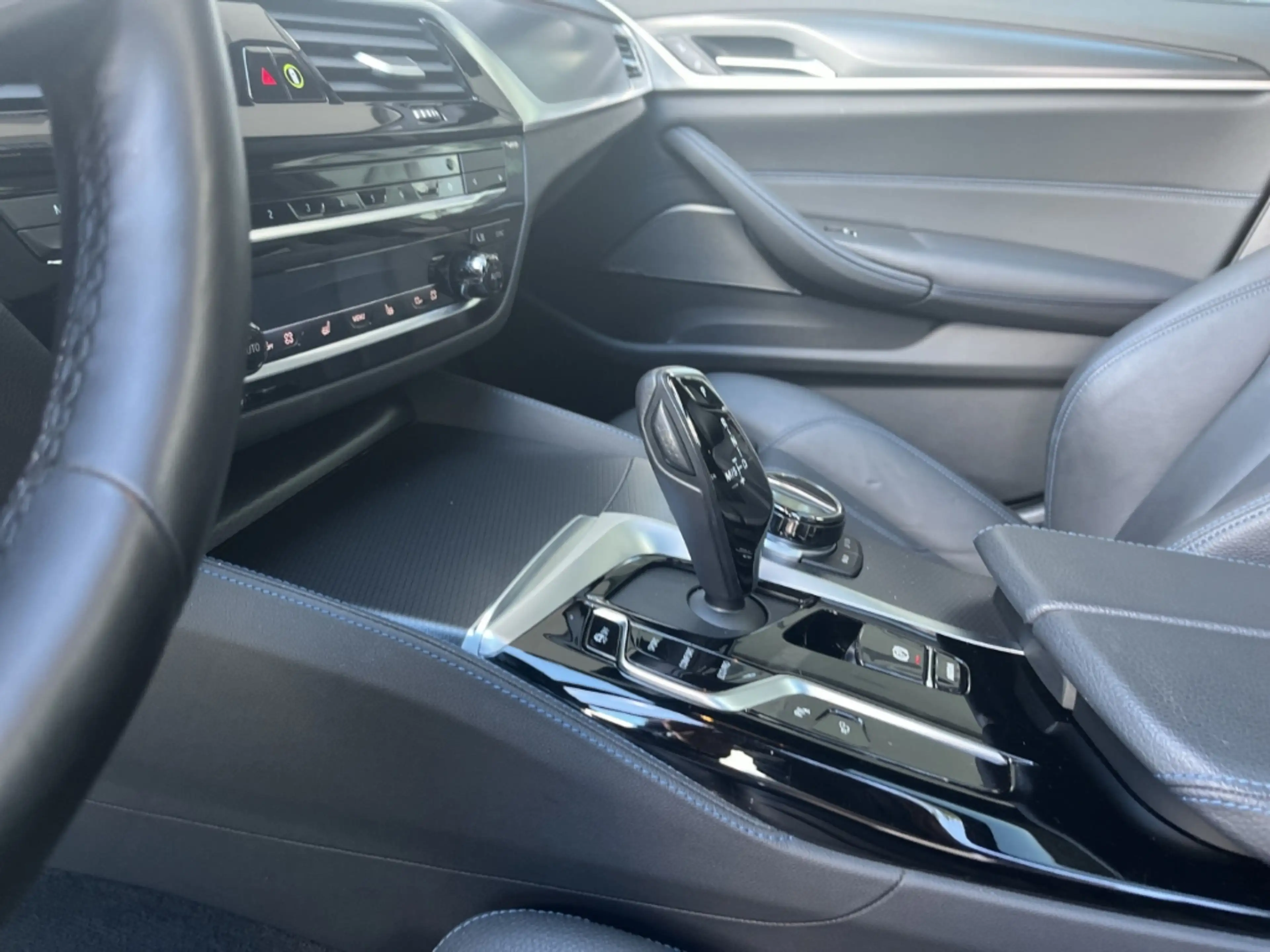 BMW 540 d xDrive M Sport touring/Panorama/Navi/Leder — photo 11
