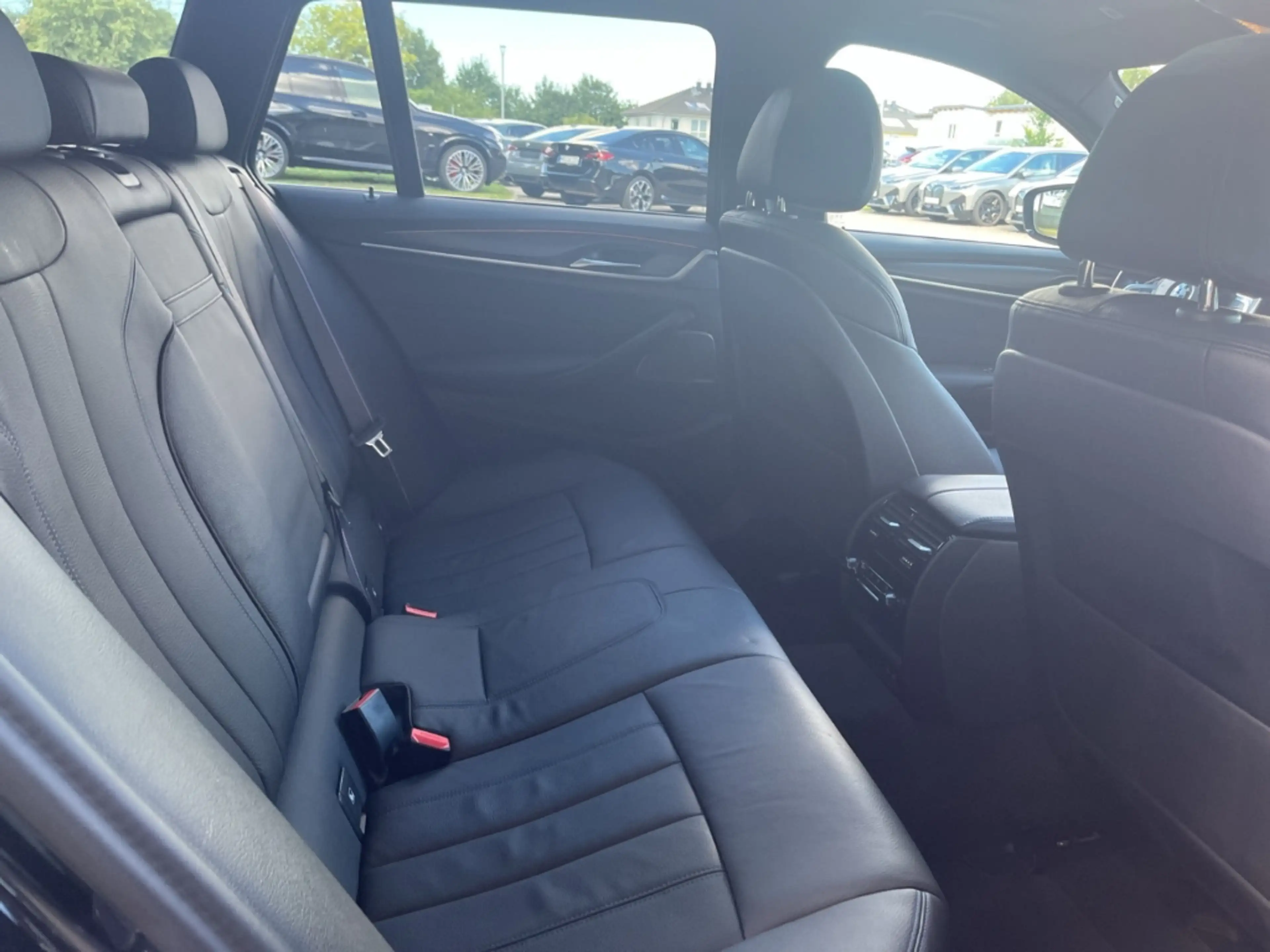 BMW 540 d xDrive M Sport touring/Panorama/Navi/Leder — photo 8
