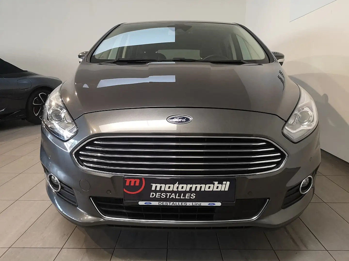 Ford S-Max S-MAX Business 2.0 EcoBlue SCR Aut. Grijs - 2