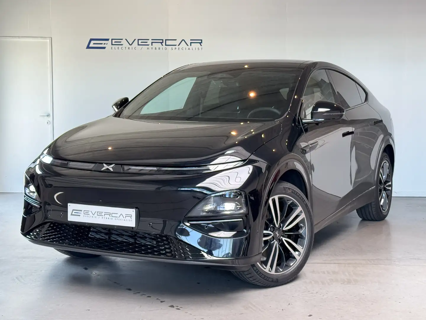 Xpeng G6 87.5 kWh RWD Long Range **NEW*TOWHOOK*PANO** Negro - 1