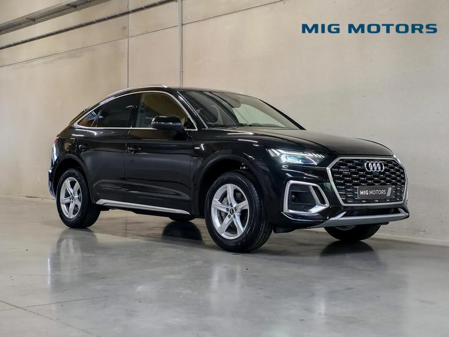 Audi Q5 Sportback 40 TFSI Business Edition S line quattro Zwart - 1