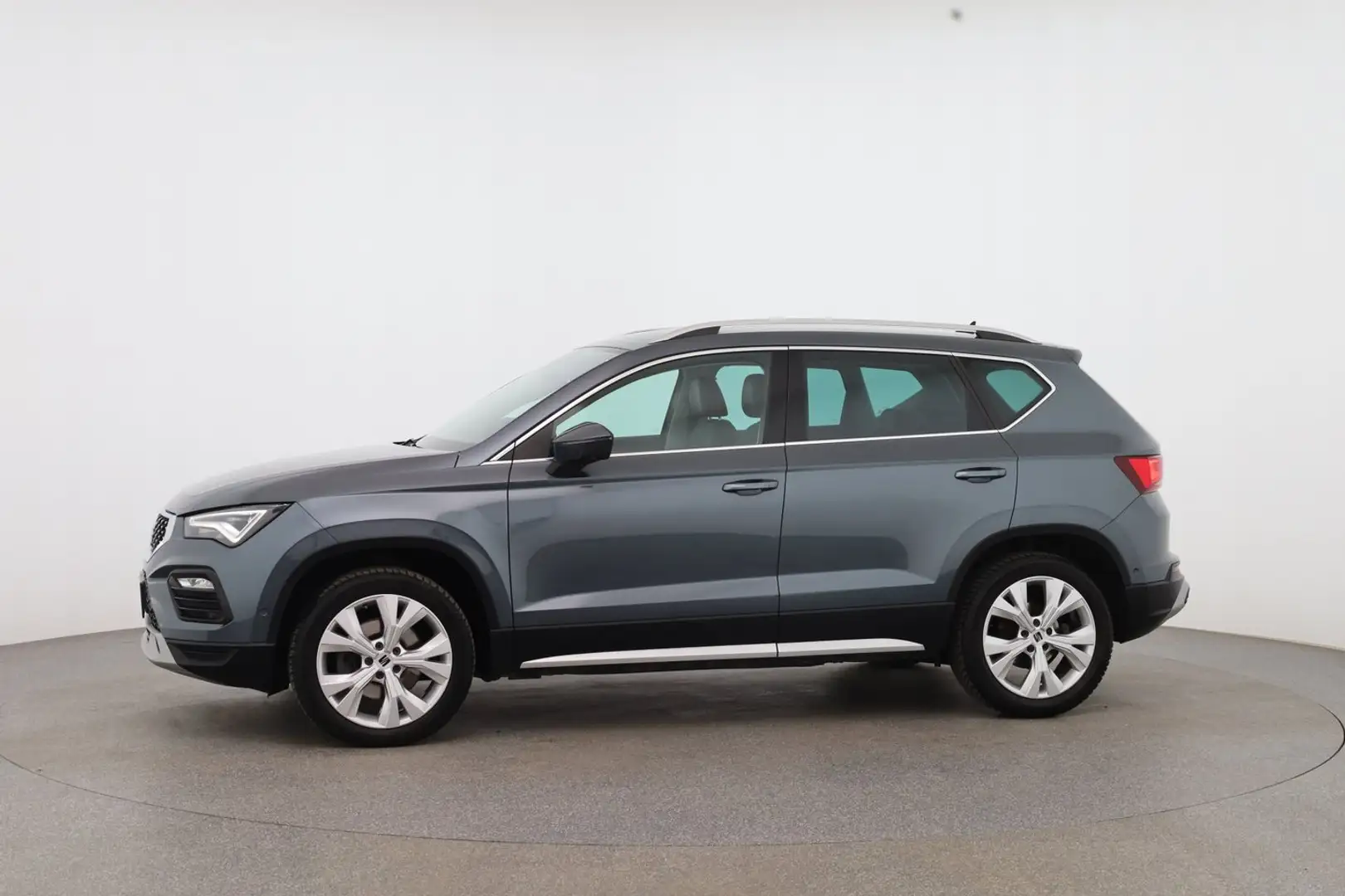 SEAT Ateca Xperience 2.0 TSI DSG 4Drive Grau - 2