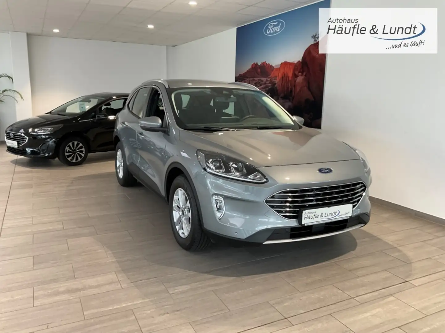 Ford Kuga Titanium Navi Rückfahrkam. Klimaautom SHZ Silber - 2