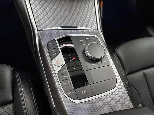 BMW 3 Series view 14
