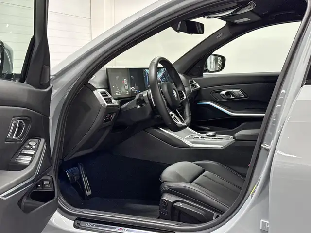 BMW 3 Series view 9