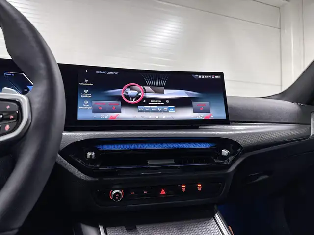 BMW 3 Series view 15