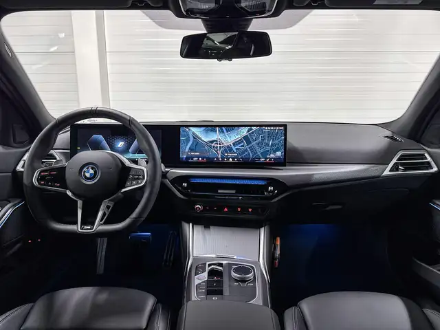 BMW 3 Series view 11