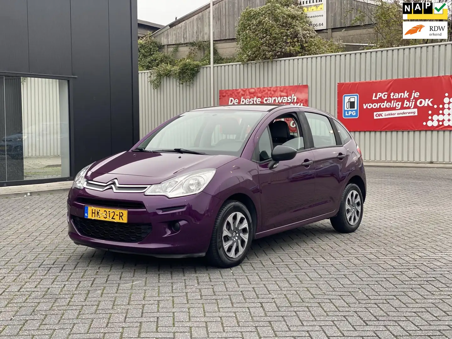 Citroen C3 1.0 PureTech Attraction Paars - 1