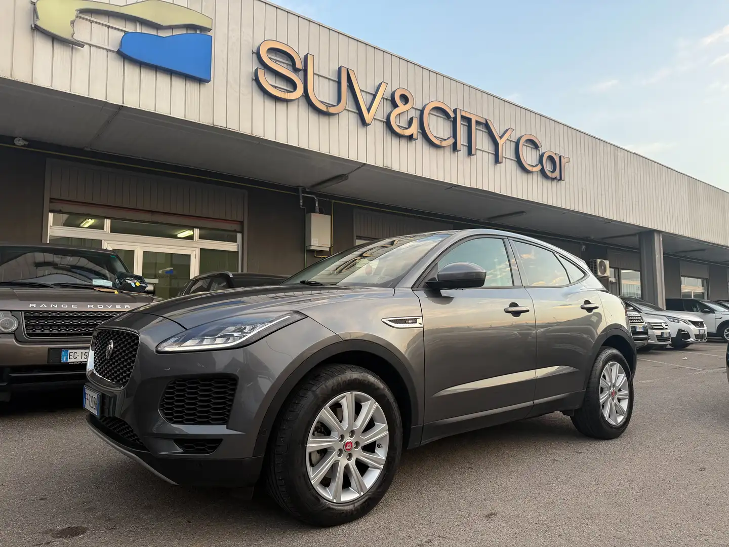 Jaguar E-Pace awd 180cv auto Grau - 1