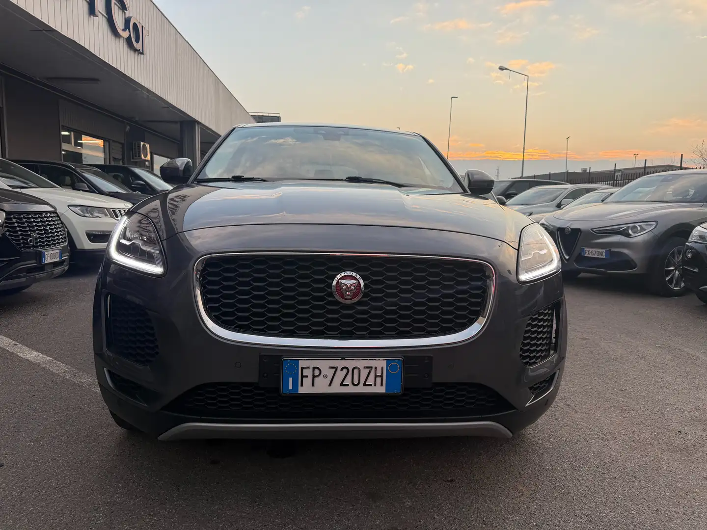 Jaguar E-Pace awd 180cv auto Grau - 2