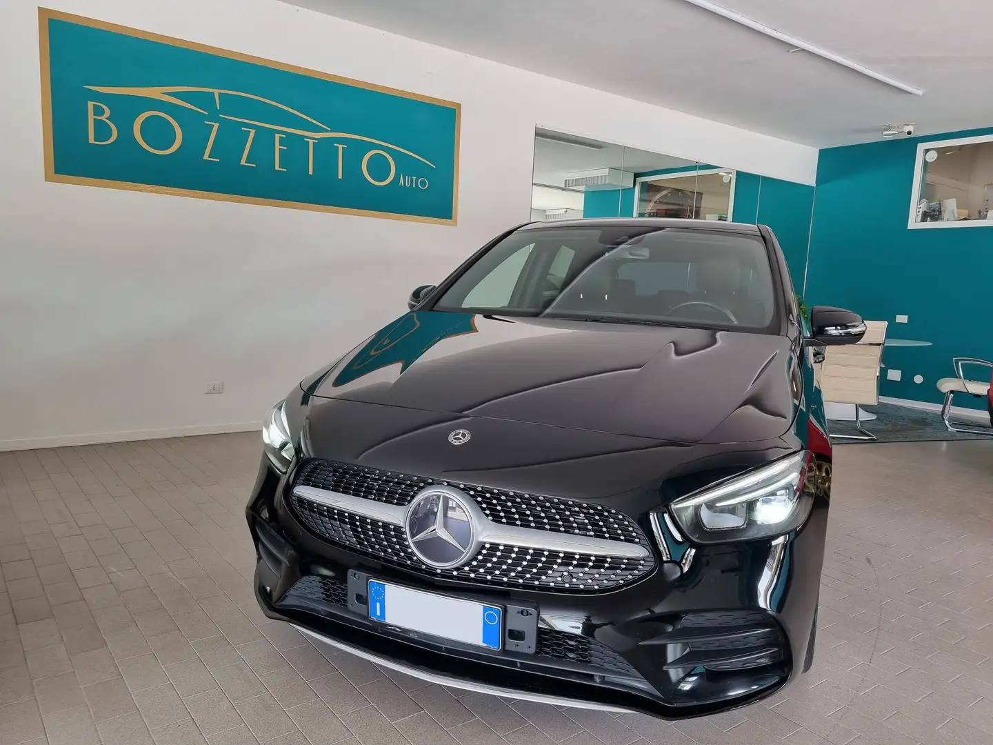 Mercedes-Benz B 200 d Premium auto AMG line Nero - 2
