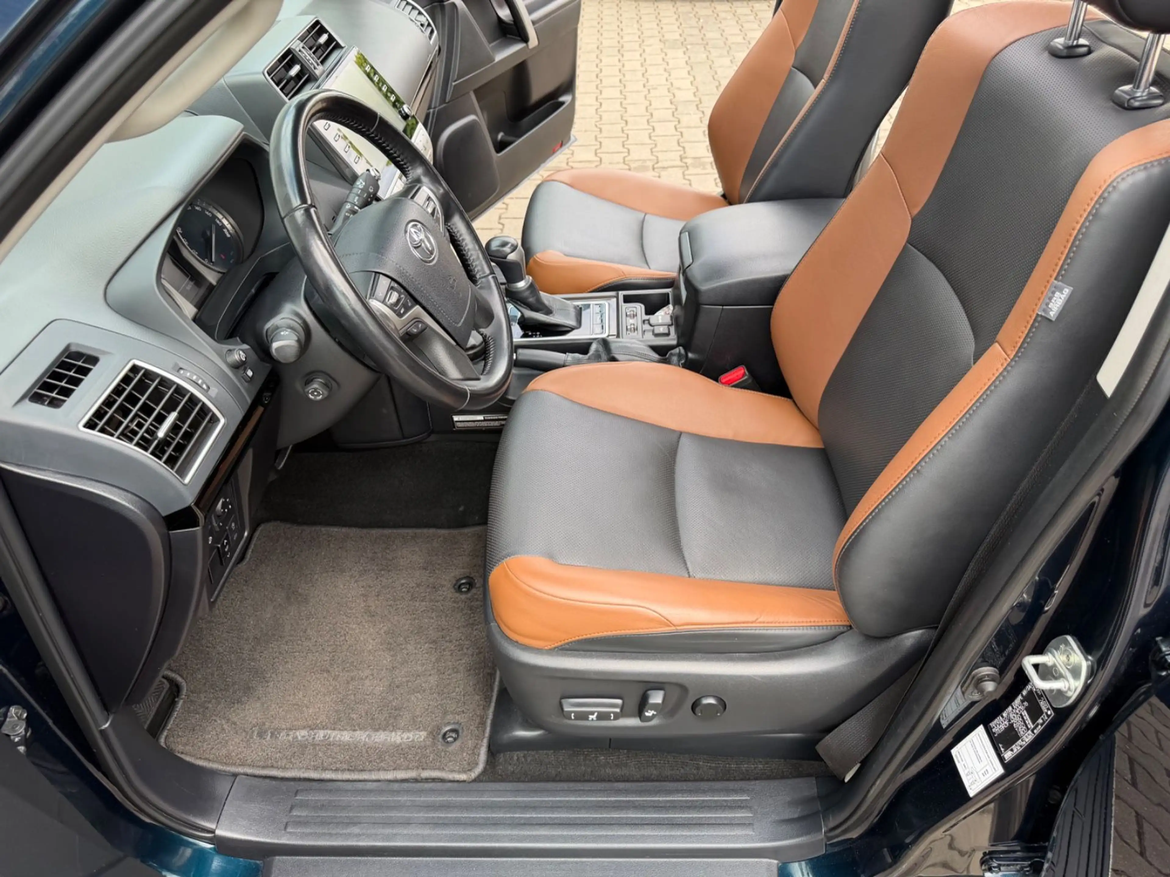 Toyota Land Cruiser TEC EDITION°7 SITZ°VOLL — photo 8