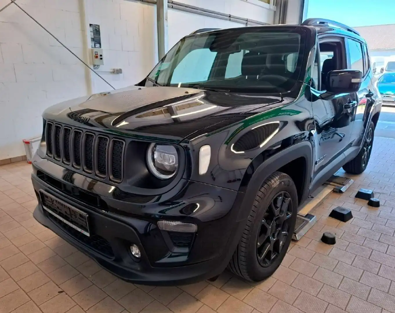 Jeep Renegade 1.5 MHEV Upland Automatik Kamera Schwarz - 1