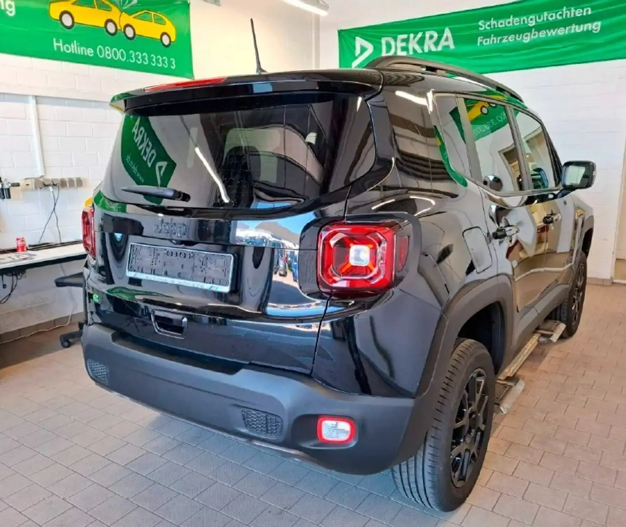 Jeep Renegade 1.5 MHEV Upland Automatik Kamera Schwarz - 2