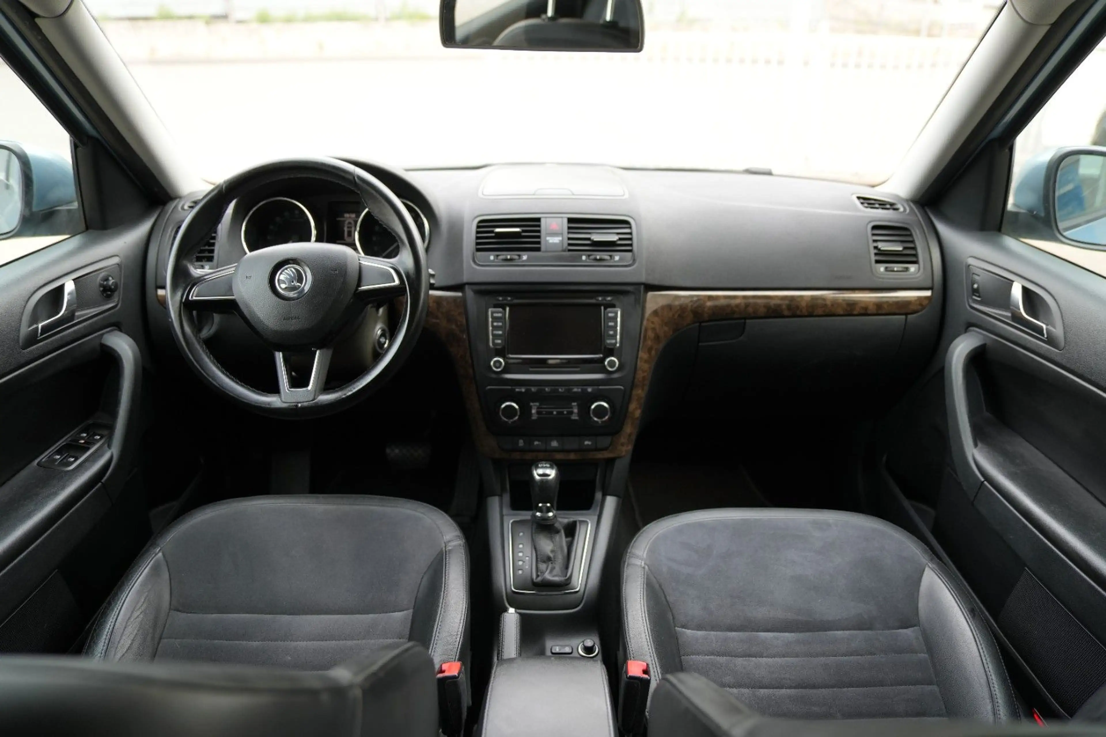 Skoda Yeti 2.0 TDI 4x4 DSG Elegance Outdoor — photo 12