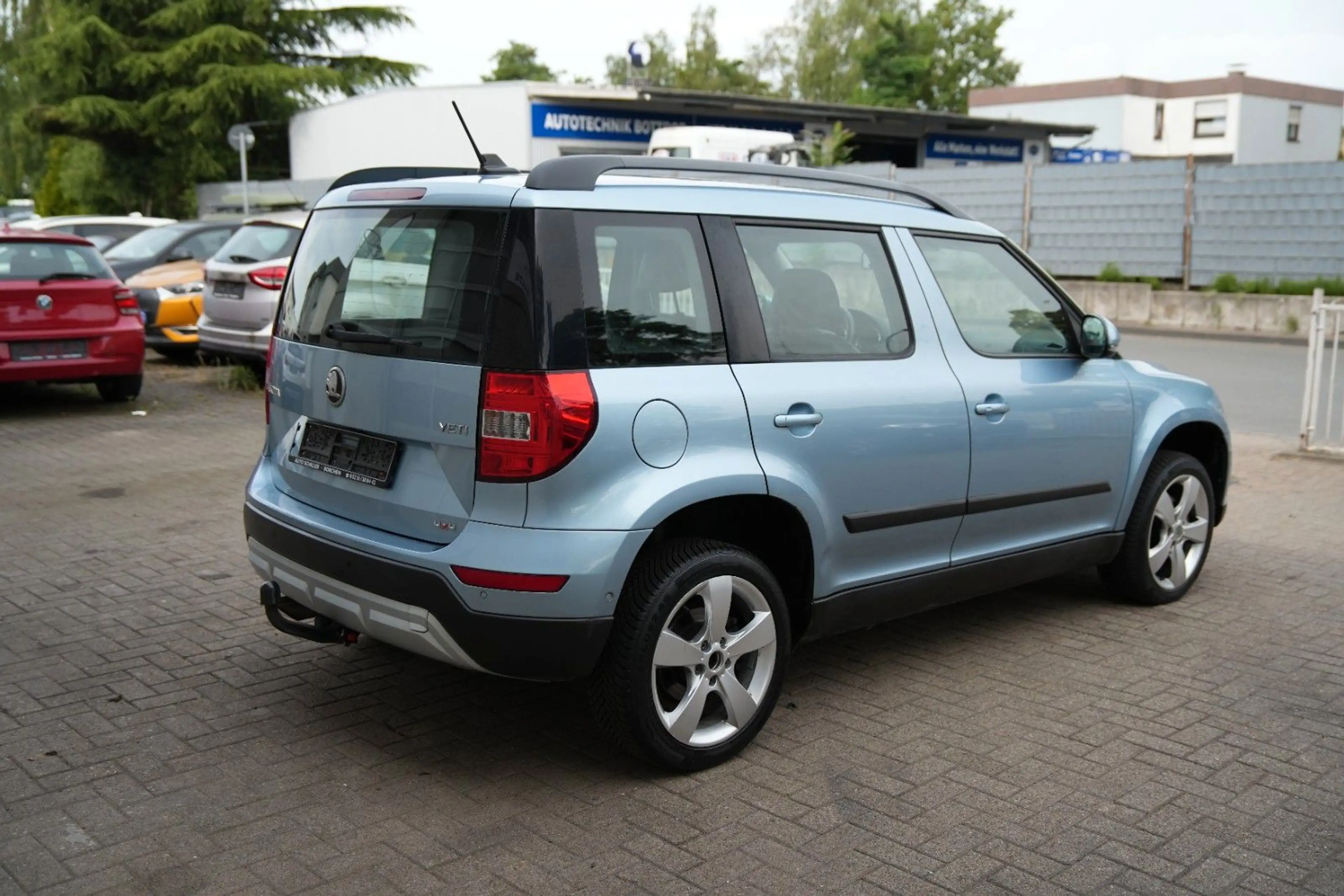 Skoda Yeti 2.0 TDI 4x4 DSG Elegance Outdoor — photo 7