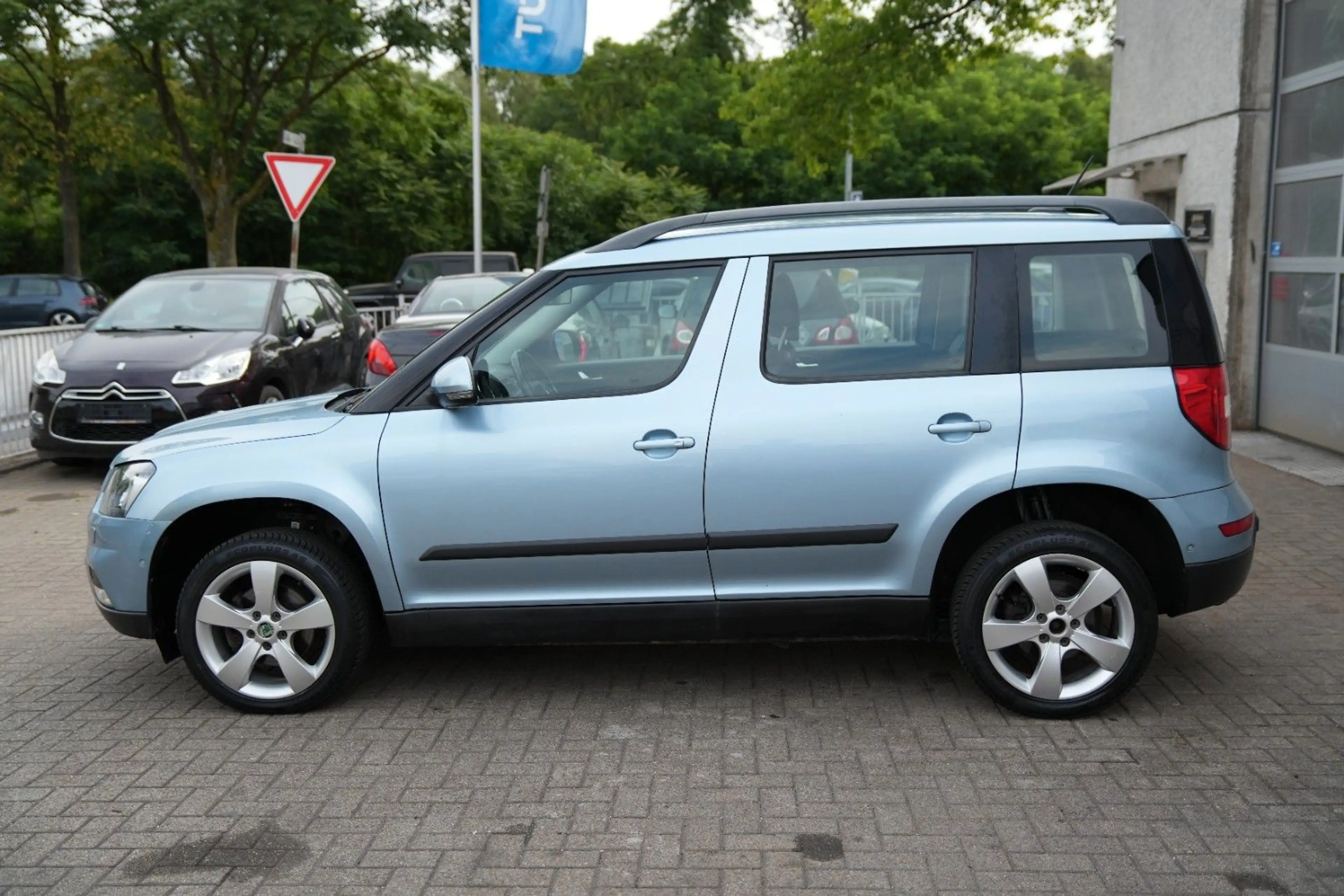Skoda Yeti 2.0 TDI 4x4 DSG Elegance Outdoor — photo 4