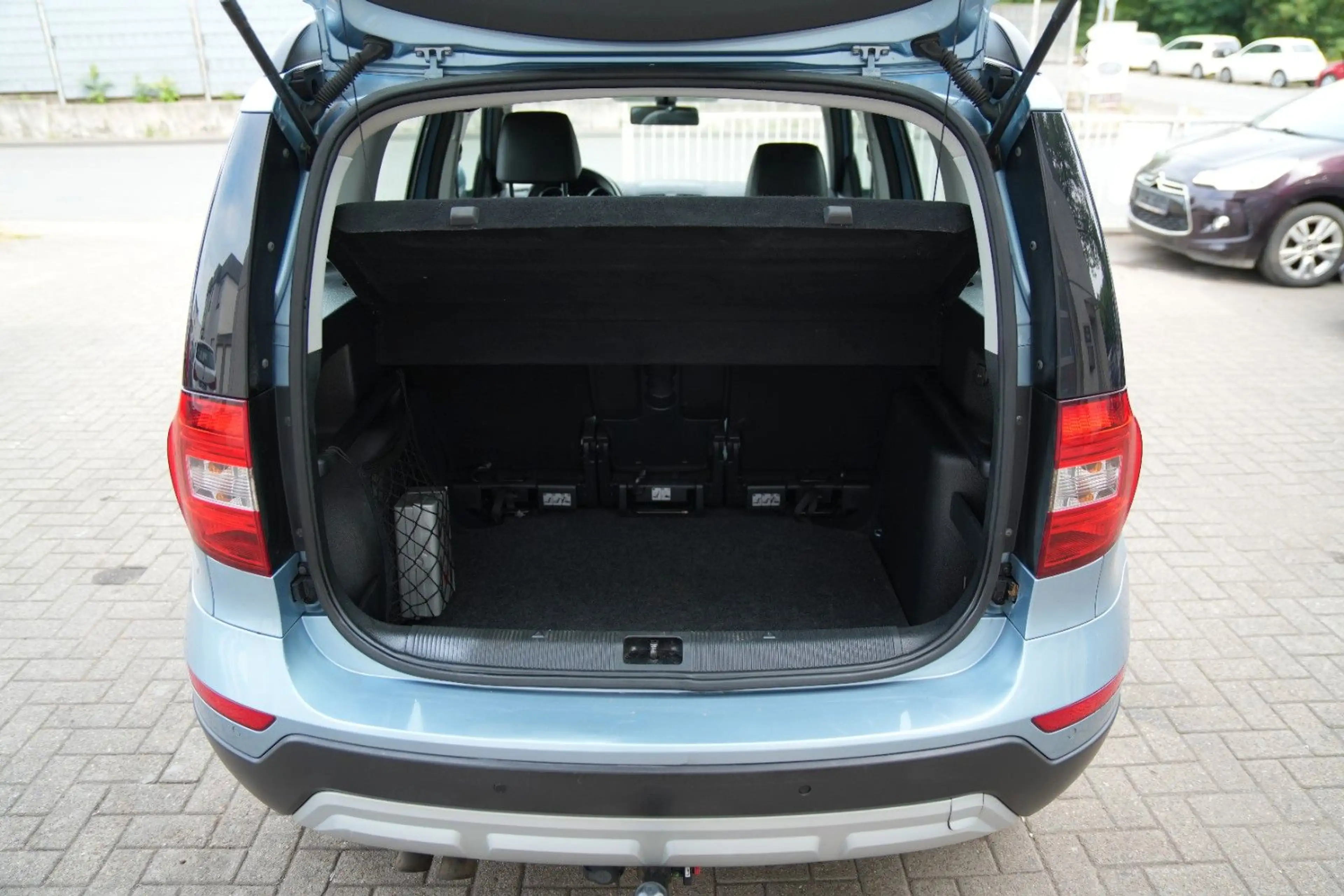 Skoda Yeti 2.0 TDI 4x4 DSG Elegance Outdoor — photo 8