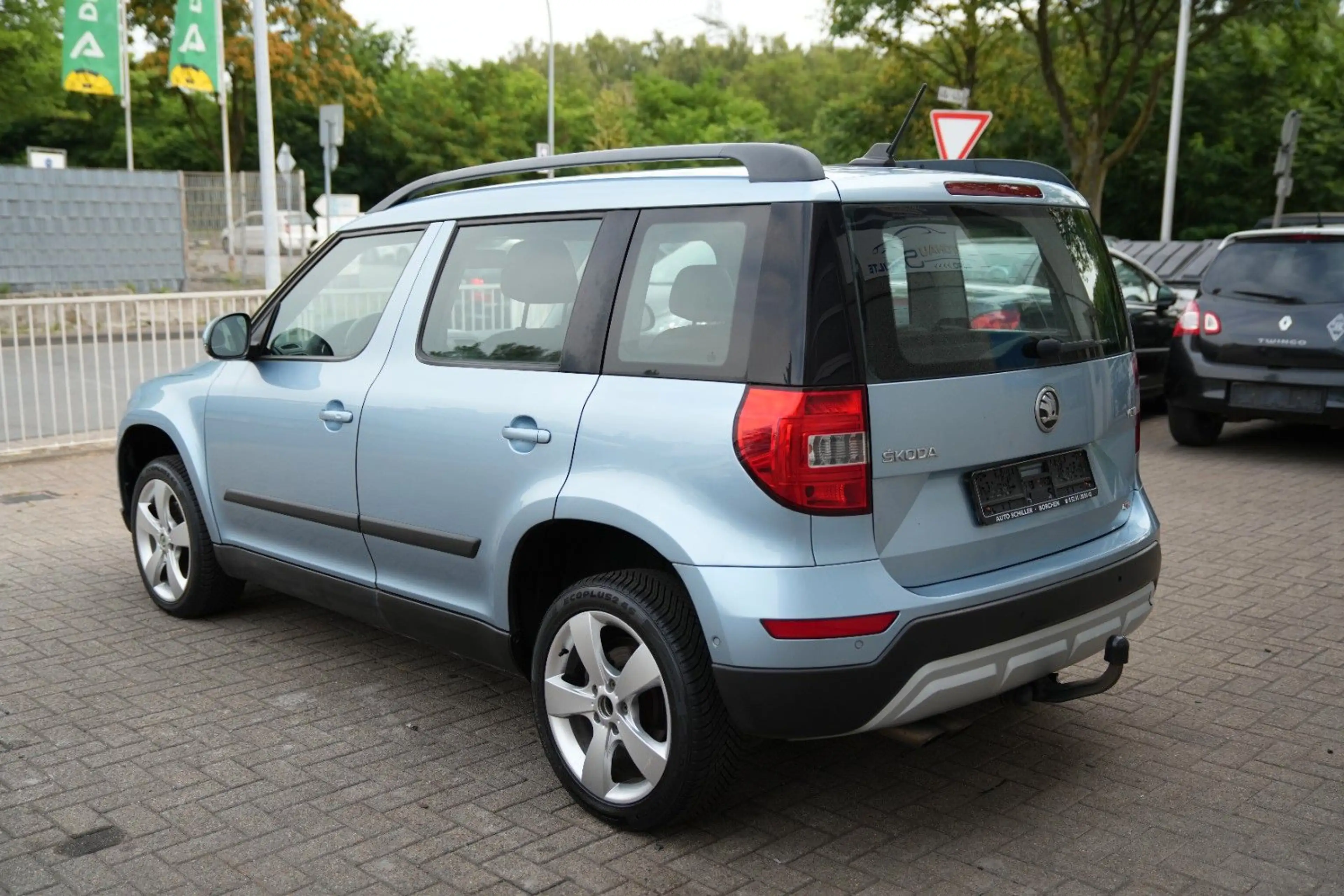 Skoda Yeti 2.0 TDI 4x4 DSG Elegance Outdoor — photo 5