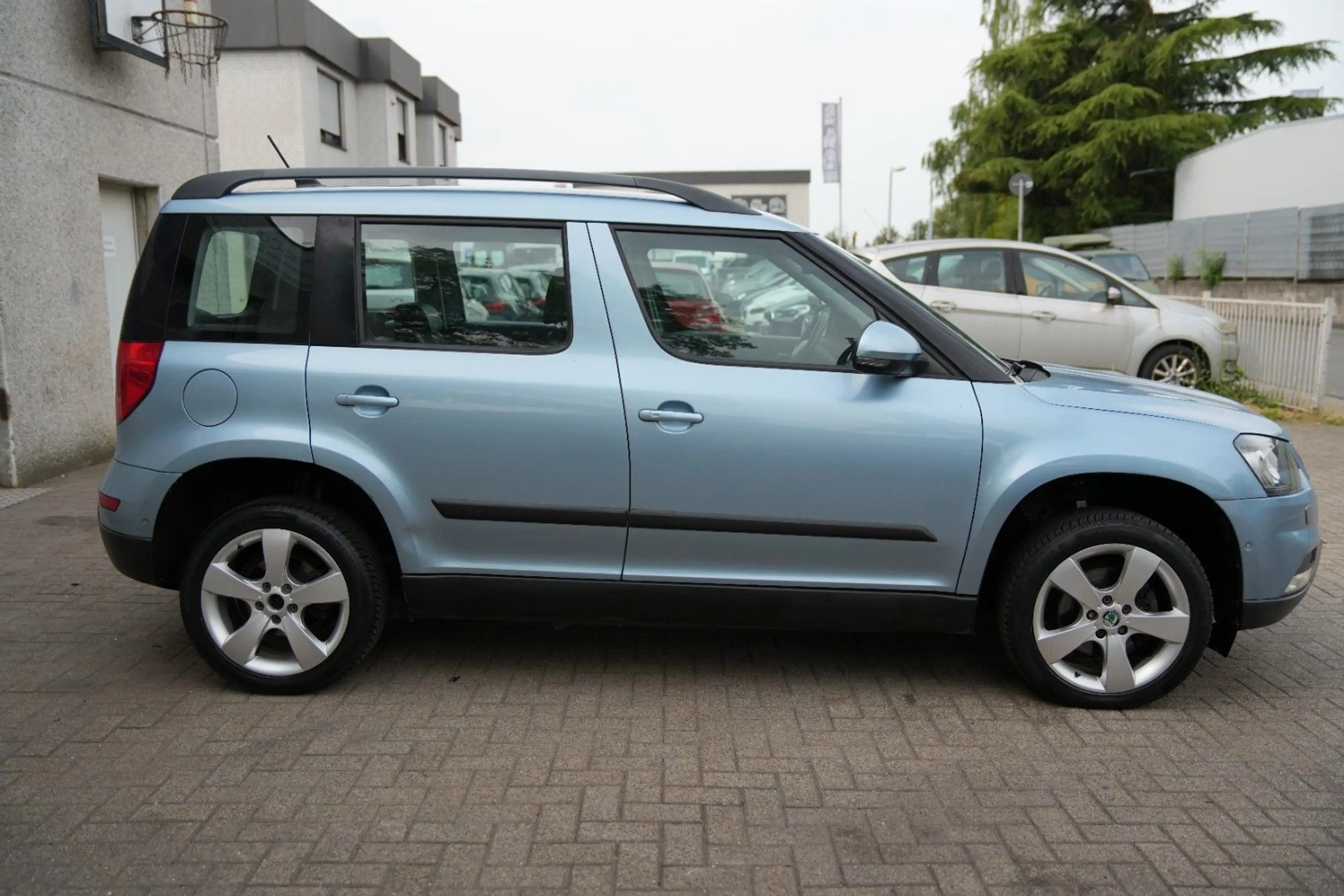 Skoda Yeti 2.0 TDI 4x4 DSG Elegance Outdoor — photo 10