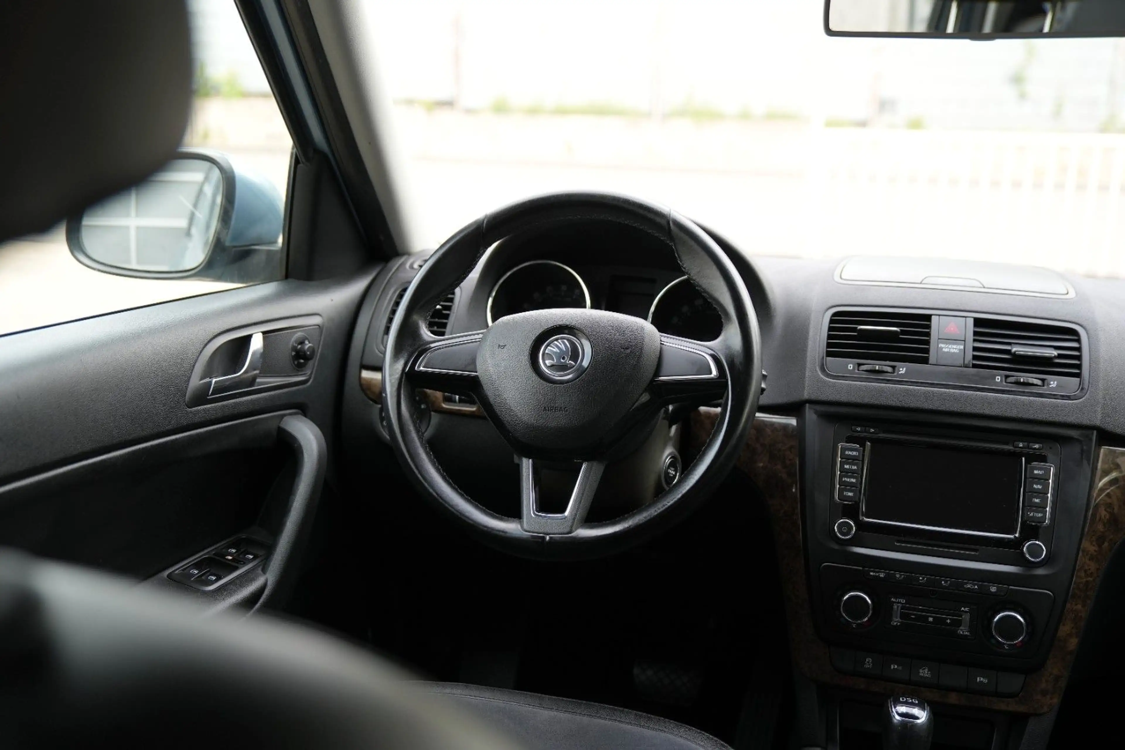 Skoda Yeti 2.0 TDI 4x4 DSG Elegance Outdoor — photo 13
