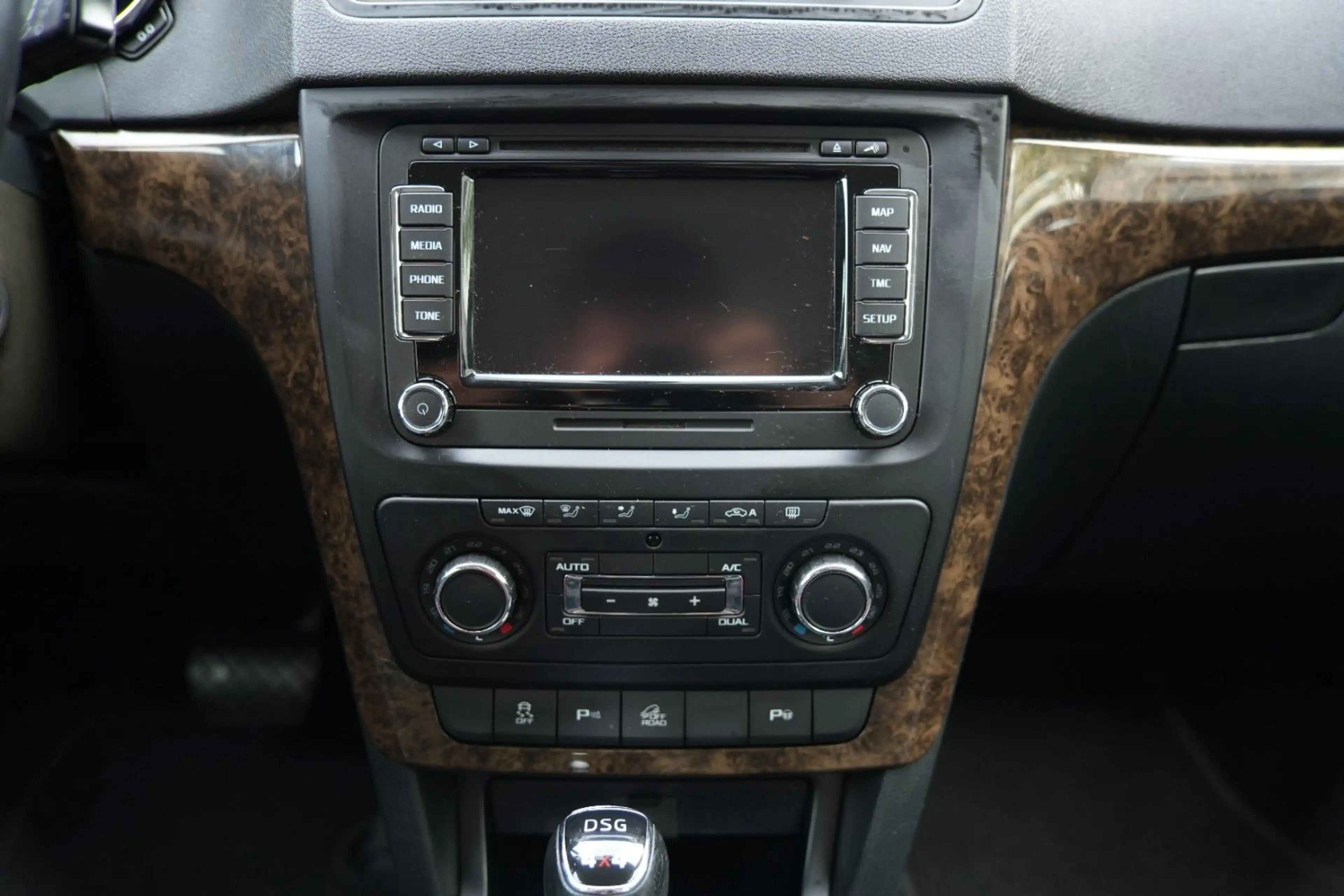Skoda Yeti 2.0 TDI 4x4 DSG Elegance Outdoor — photo 14