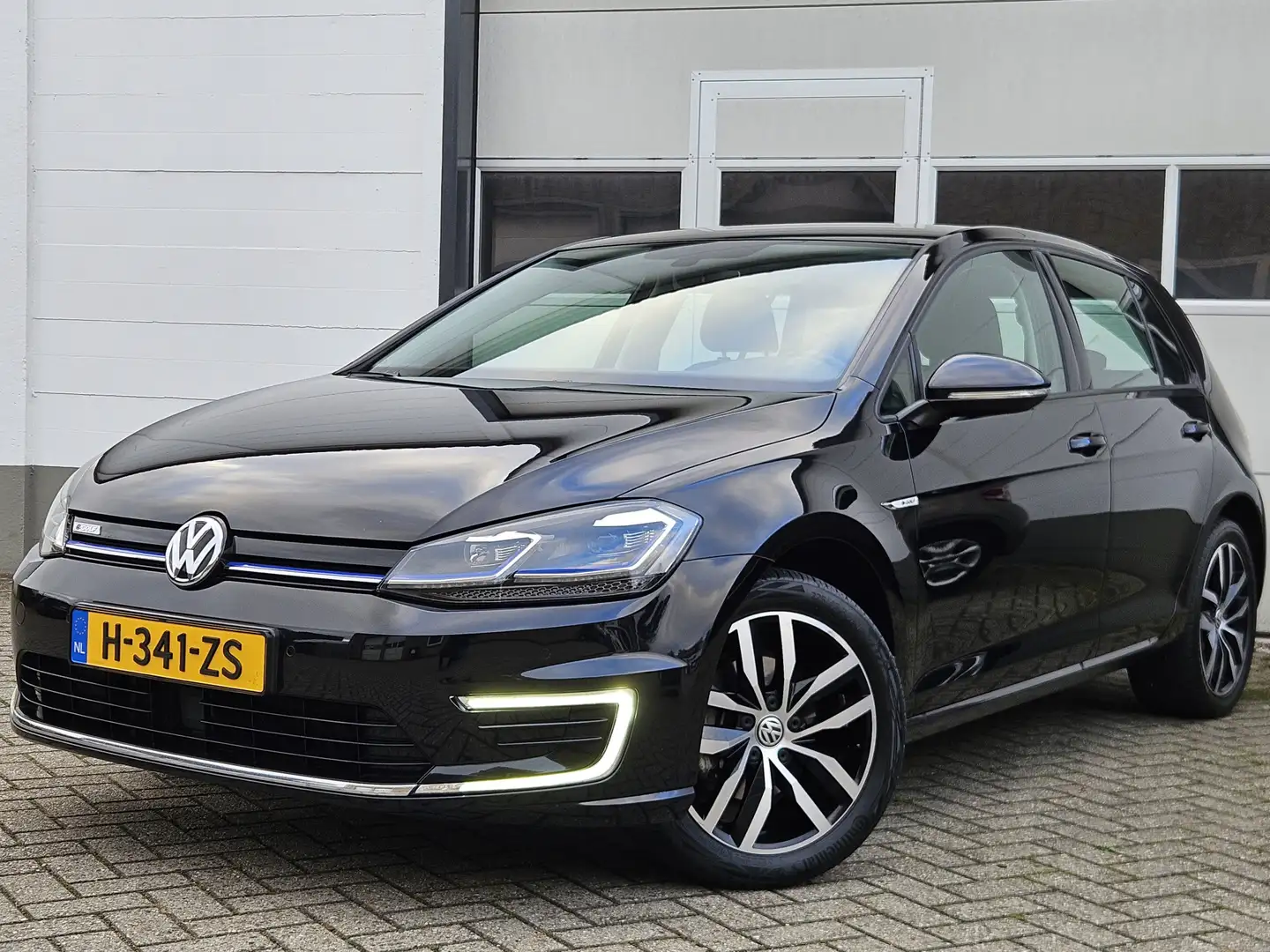 Volkswagen e-Golf E-DITION /Virtual/Led/PDC/Navi/ACC! Zwart - 1